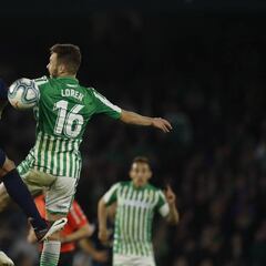 El Betis es mejor cuando Loren es el "9" titular