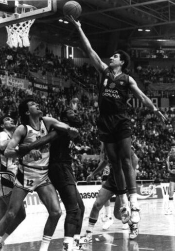 Andrés Jiménez comenzó en el Cotonificio Badalona (1978-1983). Fichó por el Joventut en 1983 donde estuvo jugando hasta 1986 cuando se fue al Barcelona, jugó como blaugrana hasta 1998. Fue 186 veces internacional con España.