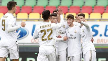 El Juvenil del Madrid celebra un gol.