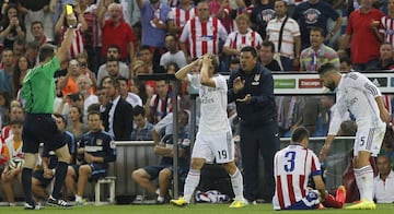 Estaba al frente del banquillo del Atl¨¦tico, por sanci¨®n al Cholo, cuando el equipo se proclam¨® campe¨®n de la Supercopa de Espa?a ante el Real Madrid en 2014.