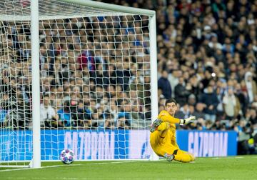 De Bruyne, de penalti, anot¨® el 1-2 definitivo.
