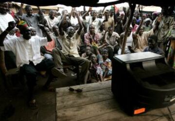 Seguidores de Ghana celebrando la victoria de su selección frente a Nigeria en febrero de 2008