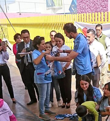 El conjunto norteamericano convivió con niños con problemas de autismo a unas horas de enfrentar en un partido amistoso al Atlético San Luis.
