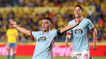 GRA003. LAS PALMAS DE GRAN CANARIA, 16/10/2017.- El delantero del Celta Iago Aspas (i) celebra tras marcar el segundo gol ante la UD Las Palmas, durante el partido de Liga en Primera División que están disputando esta noche en el estadio de Gran Canaria, en Las Palmas. EFE/Elvira Urquijo