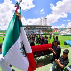 Antonio ‘La Tota’ Carbajal fue homenajeado por el León