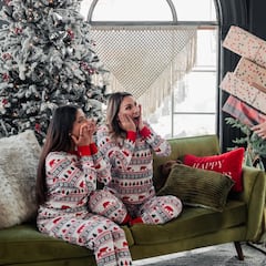 Celebra la Navidad con estos pijamas para familias, parejas y más