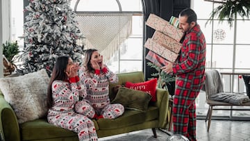 Los pijamas navideños son un clásico para celebrar la Navidad de la forma más divertida.