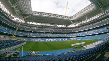 Las obras del estadio Santiago Bernab¨¦u se han intensificado durante el par¨¦ntesis del Mundial. Ya est¨¢n la mayor¨ªa de las lamas y muy avanzada la cubierta.