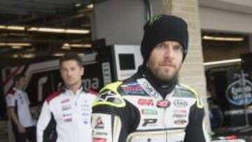 Cal Crutchlow, en Austin antes de conocer el robo de su furgoneta.