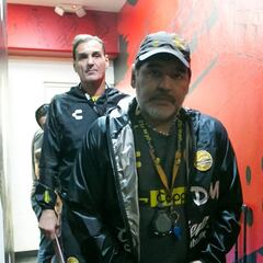 Maradona llega a Guadalajara en medio de mucha seguridad