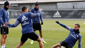 Varane ya se entrena con normalidad y apunta al Alavés