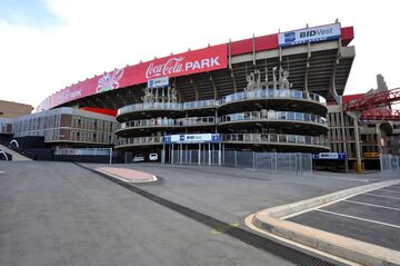 Llamado Ellis Park, pero por motivos publicitarios se denominó Coca-Cola Park, se encuentra en la ciudad de Johannesburgo. Fue el primer estadio candidato a ser sede de la Copa Mundial de Fútbol de 2010. Inaugurado en 1928, fue demolido y reconstruido en 1982, antes de ser modernizado para este Mundial. Albergó siete encuentros: cinco de la fase de grupos, uno de octavos y otro de cuartos de final.