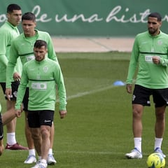 Roco, Boyé, Verdú y Olaza, las bajas del Elche en Cádiz