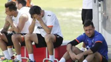 Los jugadores del Valencia, desolados.