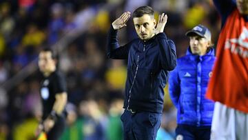 Martin Anselmi head coach of Cruz Azul during the Semifinal first leg match between America and Cruz Azul as part of the Liga BBVA MX, Torneo Apertura 2024 at Ciudad de los Deportes Stadium on December 05, 2024 in Mexico City, Mexico.