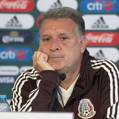 Vela y los hermanos dos Santos no están seguros en el Tri