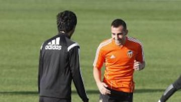 Alcácer: "El Valencia y yo lo tenemos claro: queremos renovar"