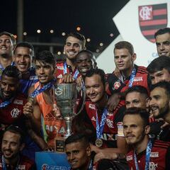 Vinicius conquista su primer título con el Flamengo