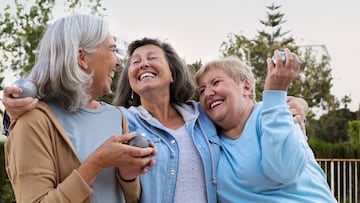 Experts explain how many friends we really need