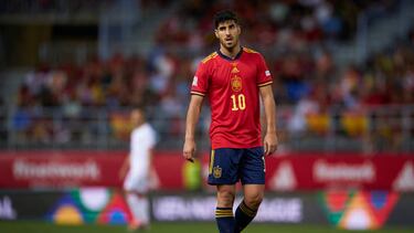 Asensio jugando con la Selección española