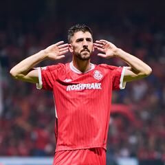 Toluca renace y con 10 jugadores elimina a Rayados del Clausura 2025