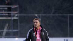 El entrenador Carlos Carvalhal, en los prolegómenos del partido entre el Gernika y el Celta.