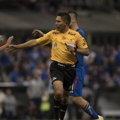 Los expertos no vieron penal a favor de Cruz Azul