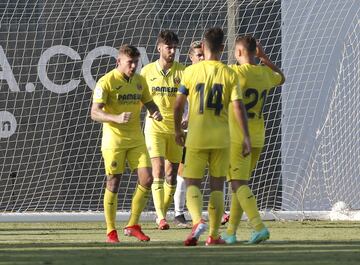 Los jugadores del Villarreal celebrando uno de los goles.
