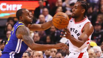 Derrota y preocupaci車n en los Warriors: ?lesi車n de Iguodala?