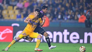 (L-R), Jesus Angulo of Tigres and Omar Moreno of Mazatlan during the game Tigres UANL vs Mazatlan FC, corresponding to Round 14 of the Torneo Clausura 2023 of the Liga BBVA MX, at Universitario Stadium, on April 08, 2023.
<br><br>
(I-D), Jesus Angulo de Tigres y Omar Moreno de Mazatlan durante el partido Tigres UANL vs Mazatlan FC, Correspondiente a la Jornada 14 del Torneo Clausura 2023 de la Liga BBVA MX, en el Estadio Universitario, el 08 de Abril de 2023.