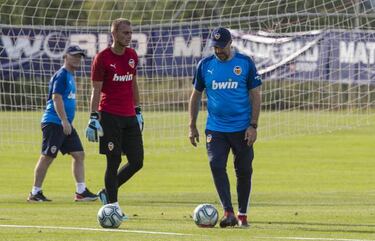 Jasper Cillessen: "I don't miss Barcelona at all"