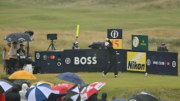 Jon Rahm se encasquilla bajo el diluvio