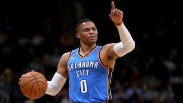DENVER, CO - OCTOBER 10: Russell Westbrook #0 of the Oklahoma City Thunder brings the ball down the court against the Denver Nuggets at the Pepsi Center on October 10, 2017 in Denver, Colorado. Matthew Stockman/Getty Images/AFP
== FOR NEWSPAPERS, INTERNET, TELCOS & TELEVISION USE ONLY ==