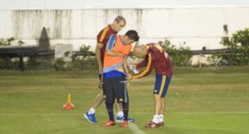 Susto de Villa durante la segunda jornada de entrenamiento