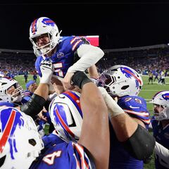 NFL Power Rankings after Week 1: Bills win instant classic, Chargers send early message, Rodgers leads Steelers in a thriller