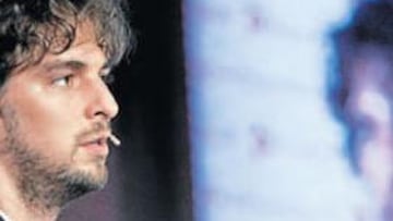 <b>PREOCUPADO. </b>Pau Gasol reconocía ayer en Madrid que su futuro en la NBA aún sigue abierto.