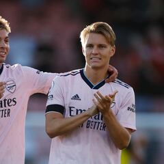 Odegaard brilla con el brazalete