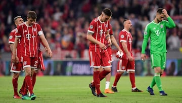 Tristeza de los jugadores del Bayern tras la ida de semifinales de Champions contra el Real Madrid.