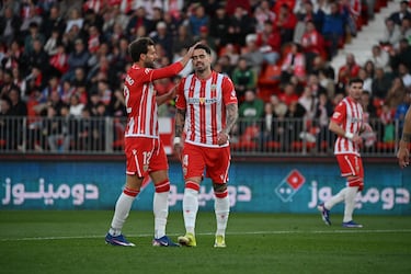 El Almería resiste al Córdoba, que se va irritado con el árbitro