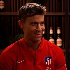 Marcos Llorente y Hermoso confiesan qué jugador del Atleti pasa más memes al Whatsapp del equipo
