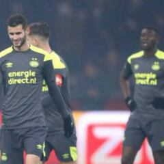 PSV y Chucky Lozano pierden en su visita al Ajax