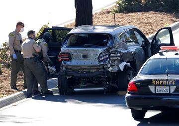 El  automvil de Tiger Woods tras el accidente de trfico en el suroeste de Los ?ngeles, California (EE.UU).