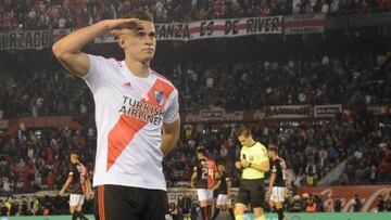 Rafael Santos Borr&eacute; celebrando un gol con River Plate.