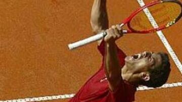 <b>EXULTANTE.</B> Cañas no ha disimulado su alegría después de vencer en Stuttgart.