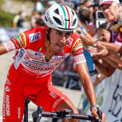 El colombiano Sosa se destapa y triunfa en las Lagunas de Neila