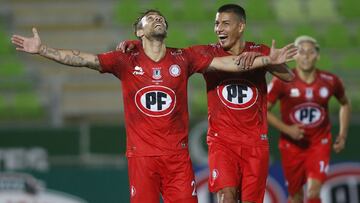 Futbol, Santiago Wanderers vs Union La Calera.
 Tercera fecha, campeonato Nacional 2021.
 El jugador de Union La Calera Jorge Valdivia celebra con sus compa&Atilde;&plusmn;eros su gol contra Santiago Wanderers durante el partido de primera division realizado en el Estadio Elias Figueroa de Valparaiso, Chile.
 11/04/2021
 Raul Zamora/Photosport
 Football, Santiago Wanderers vs Union La Calera.
 Third date, 2021 National Championship.
 Union La Calera&acirc;s player Jorge Valdivia celebrates with teammates his goal against Santiago Wanderers during the first division football match held at the Elias Figueroa stadium in Valparaiso, Chile.
 11/04/2021
 Raul Zamora/Photosport