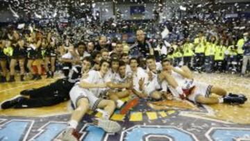 El Real Madrid infantil celebra el tercer t&iacute;tulo consecutivo del equipo blanco en la Minicopa Endesa.