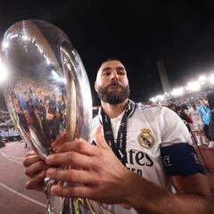 Benzema warms up for the Ballon d’Or in Istanbul