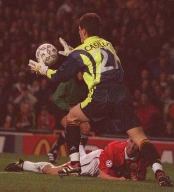El portero madrileño se 'doctoró' en Champions el 19 de abirl de 2000 en Old Trafford ante todo un Manchester United.