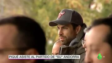 Piqu¨¦ sufre como un aficionado m¨¢s en las gradas del campo del Andorra